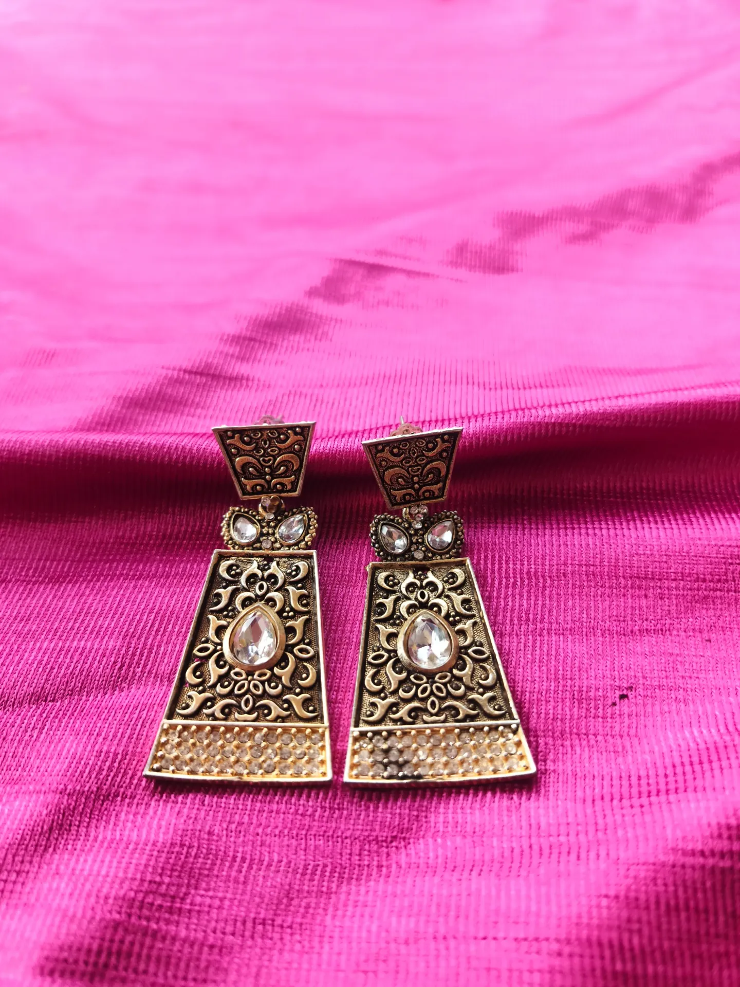 Filigree Trapezoid Drops Earrings